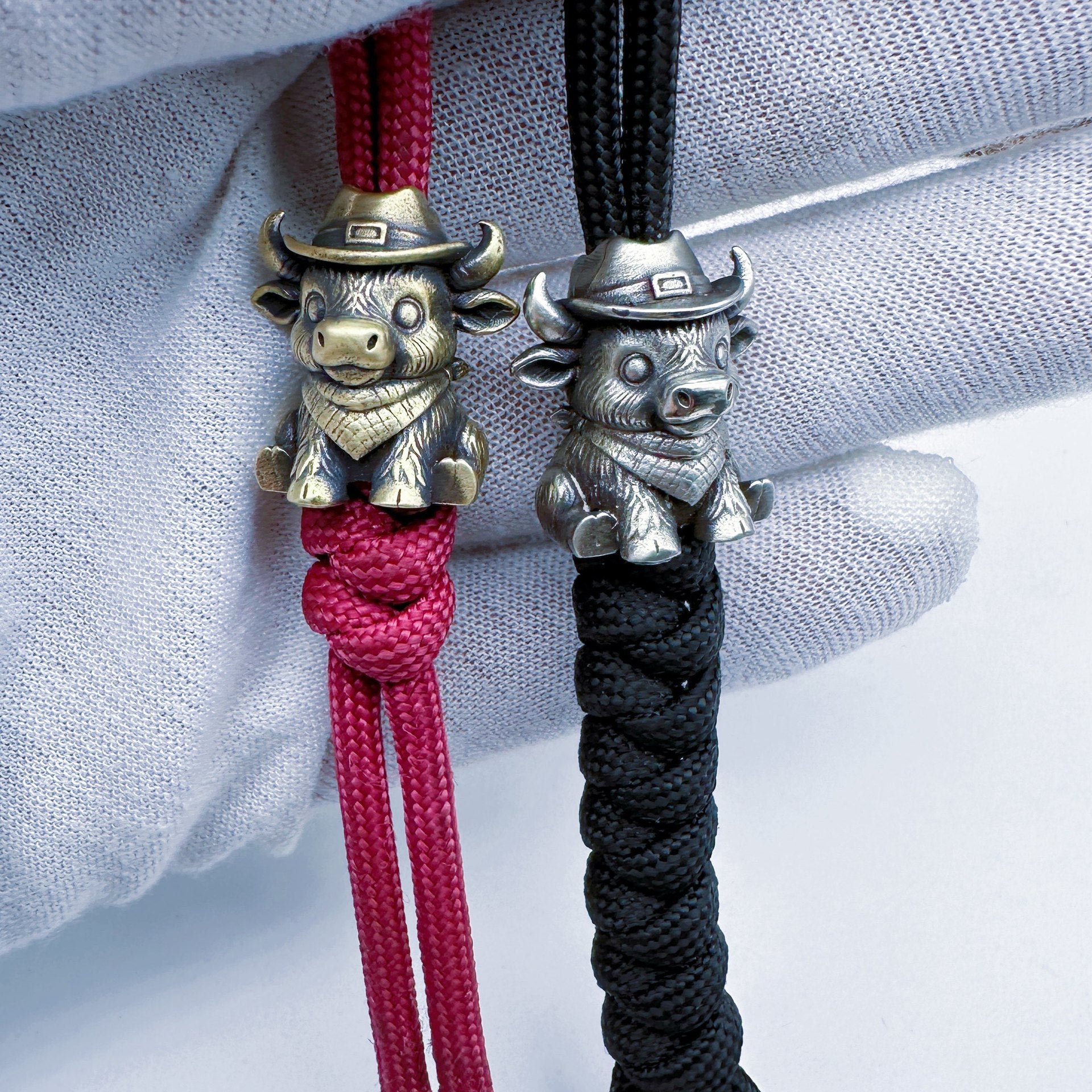 Brass Cow Head Paracord Bead Set, Western Calf Cutter Lanyard Pendants for Knife EDC & DIY Bracelets